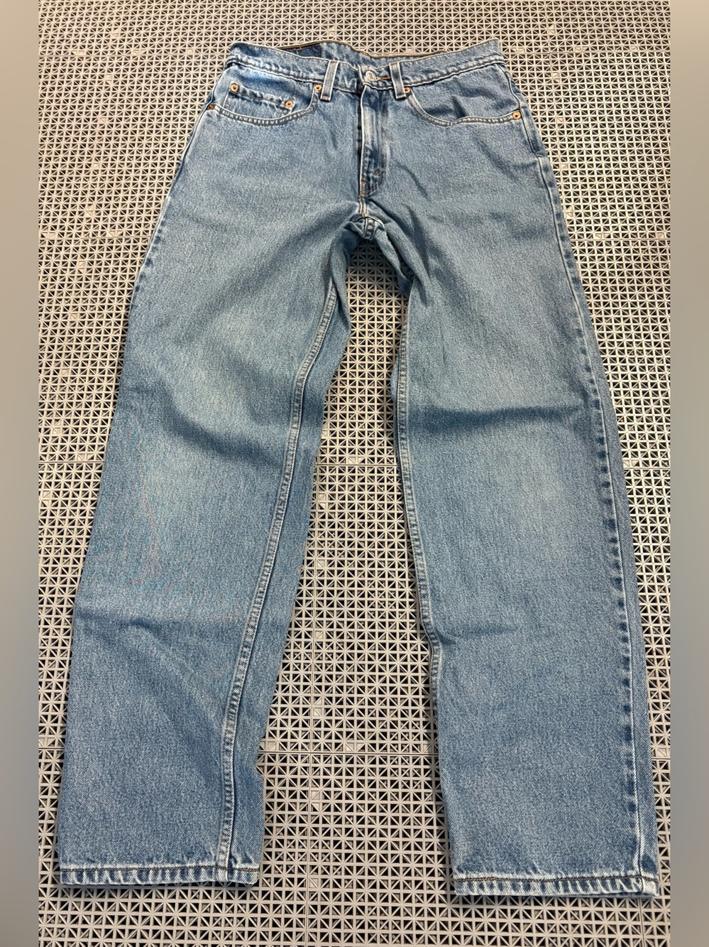 Vintage Levi's 550 Medium Wash Straight-Leg Blue Jeans - Y2K